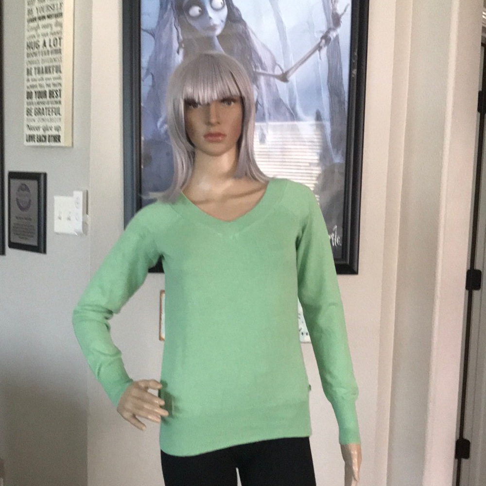 American Eagle Outfitters sweater